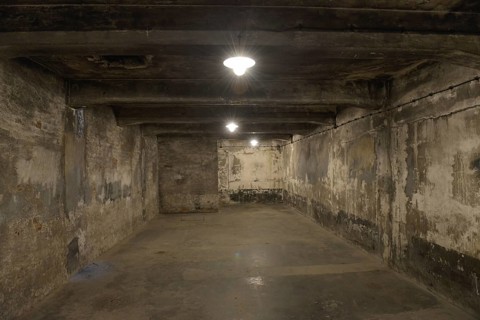 Gas chamber