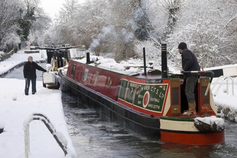 Narrow boats in the snow