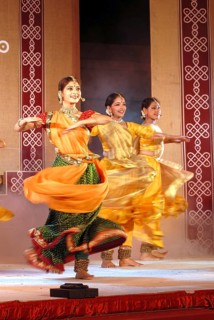 Kathak dance in Natiyanjali festival in Perur temple