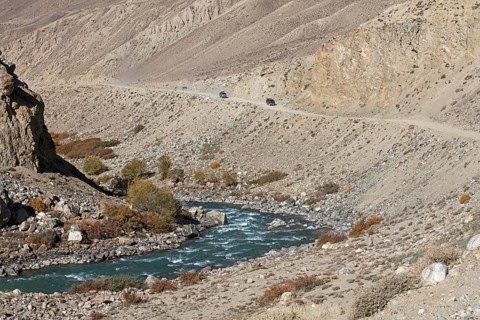 4WD vehicles on the Pamir Highway