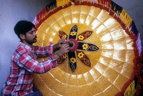 Making temple umbrella at Chintadripet in Chennai