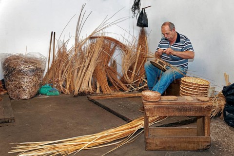 Basket maker