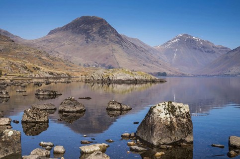 View of lake in overdeepened glacial valley