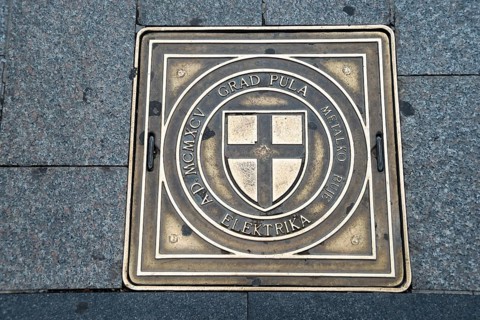 Manhole cover