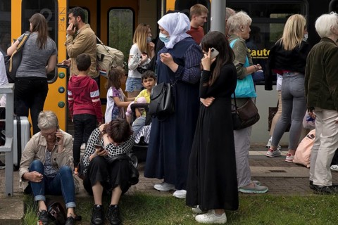 Chaos in local transport