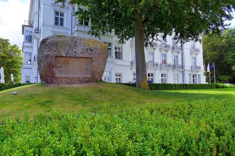 Memorial stone