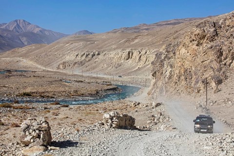 4WD vehicles on the Pamir Highway