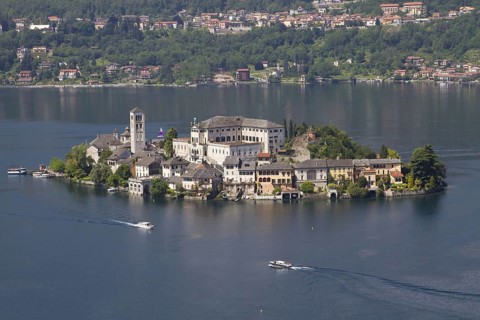 View of lake island and water taxis
