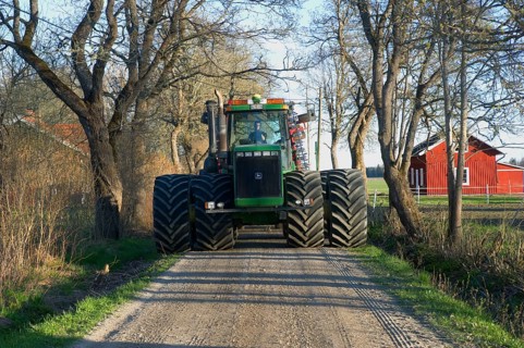 John Deere 9400 tractor with two wheels