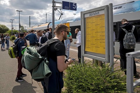 Chaos in local transport