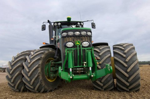 John Deere 8530 tractor