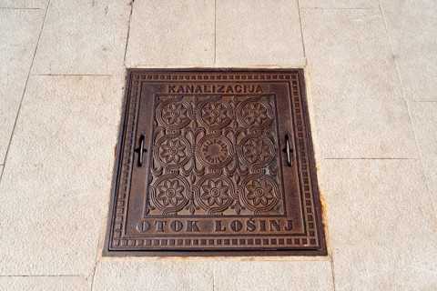 Manhole cover