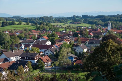 Erling with St. Vitus parish church