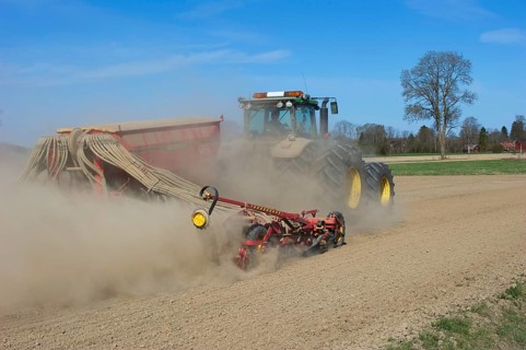 John Deere 8530 tractor with Vaderstad seed drill
