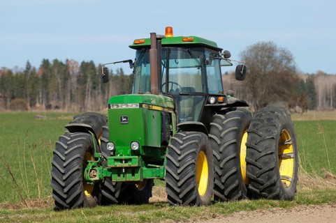 John Deere 4455 tractor with double wheels