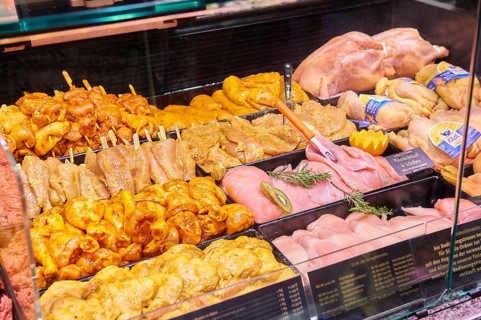 Service counter for ready-to-grill meat products