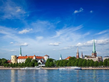 View of Riga over Daugava river: Riga Castle