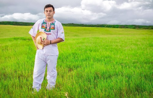 Nicaraguan man in folk costume in the field
