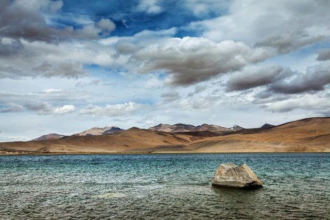 Himalayan mountain lake in Himalayas Tso Moriri