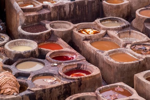 Basin with paint