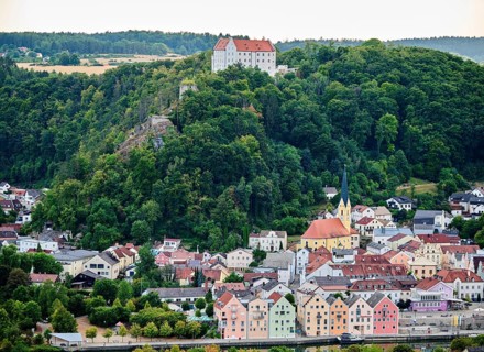 View over Riedenburg to Rosenburg Castle