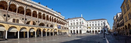 Padua Palazzo della Ragione in Piazza delle Erbe Square Panorama Travel Travel City in Padova