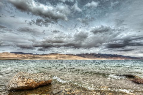 Himalayan mountain lake in Himalayas Tso Moriri