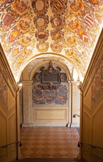Coat of arms on the ceiling of the Palazzo di Archiginnasio