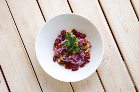 Vegetarian salad with red cabbage