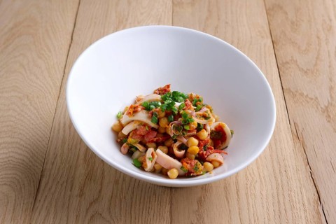 Salad with chickpea
