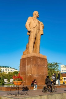 Lenin statue on Lenin square
