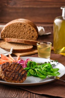 Grilled beef cutlet with fresh salad