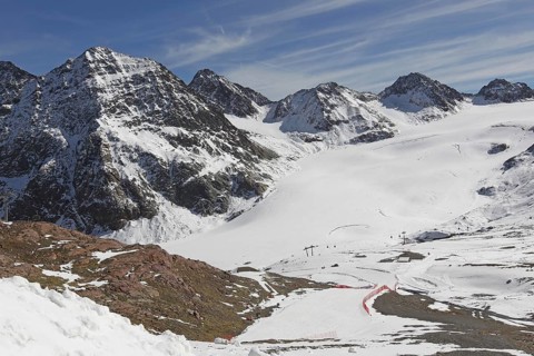 Skiing area Pitztal Glacier