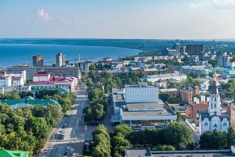 Overlook over Ulyanovsk and the Volga river