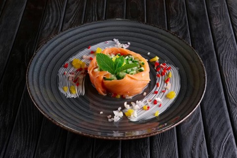 Smoked salmon stripes with cucumber