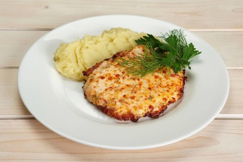 Roasted meat with mashed potato