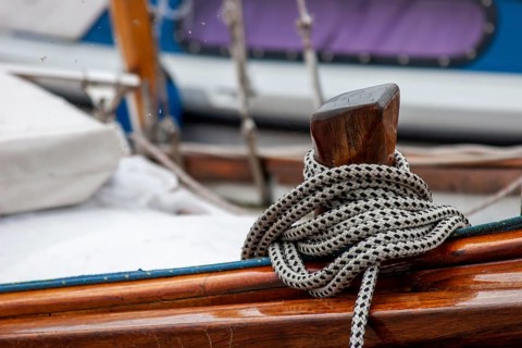 Boat bollard