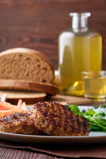 Grilled beef cutlet with fresh salad