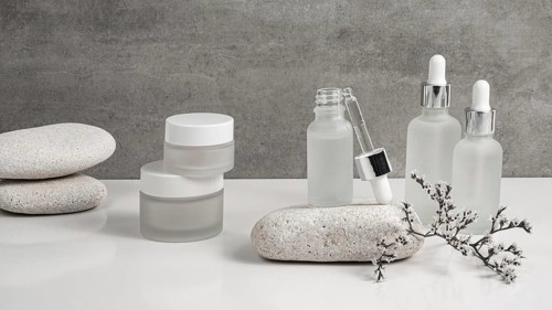 Modern beauty products recipients composition