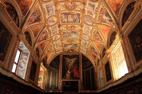 Passage between chapter house and Parlatoio
