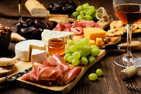 Cheese plate with prosciutto