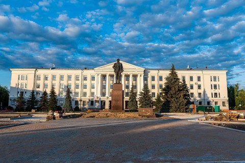 Lenin statue