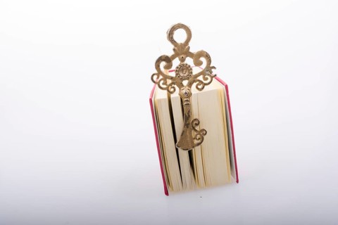 Retro Key and Islamic Holy Book Quran in mini size