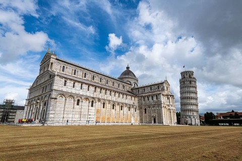 Piazza del Duomo with cathedral and leaning tower