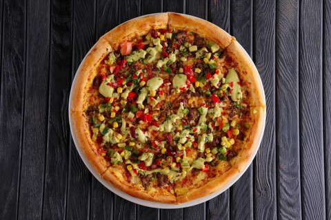 Pizza with ground-meat and vegetables