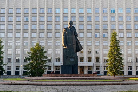 Lenin statue in Arkhangelsk
