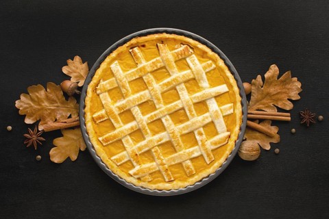 Flat lay pumpkin pie thanksgiving