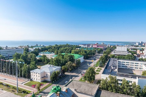 Overlook over Ulyanovsk and the Volga river