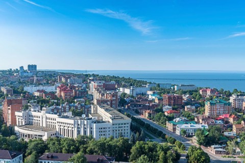 Overlook over Ulyanovsk and the Volga river