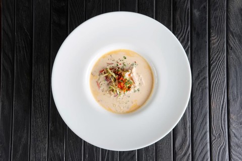 Spicy chicken soup with vegetables